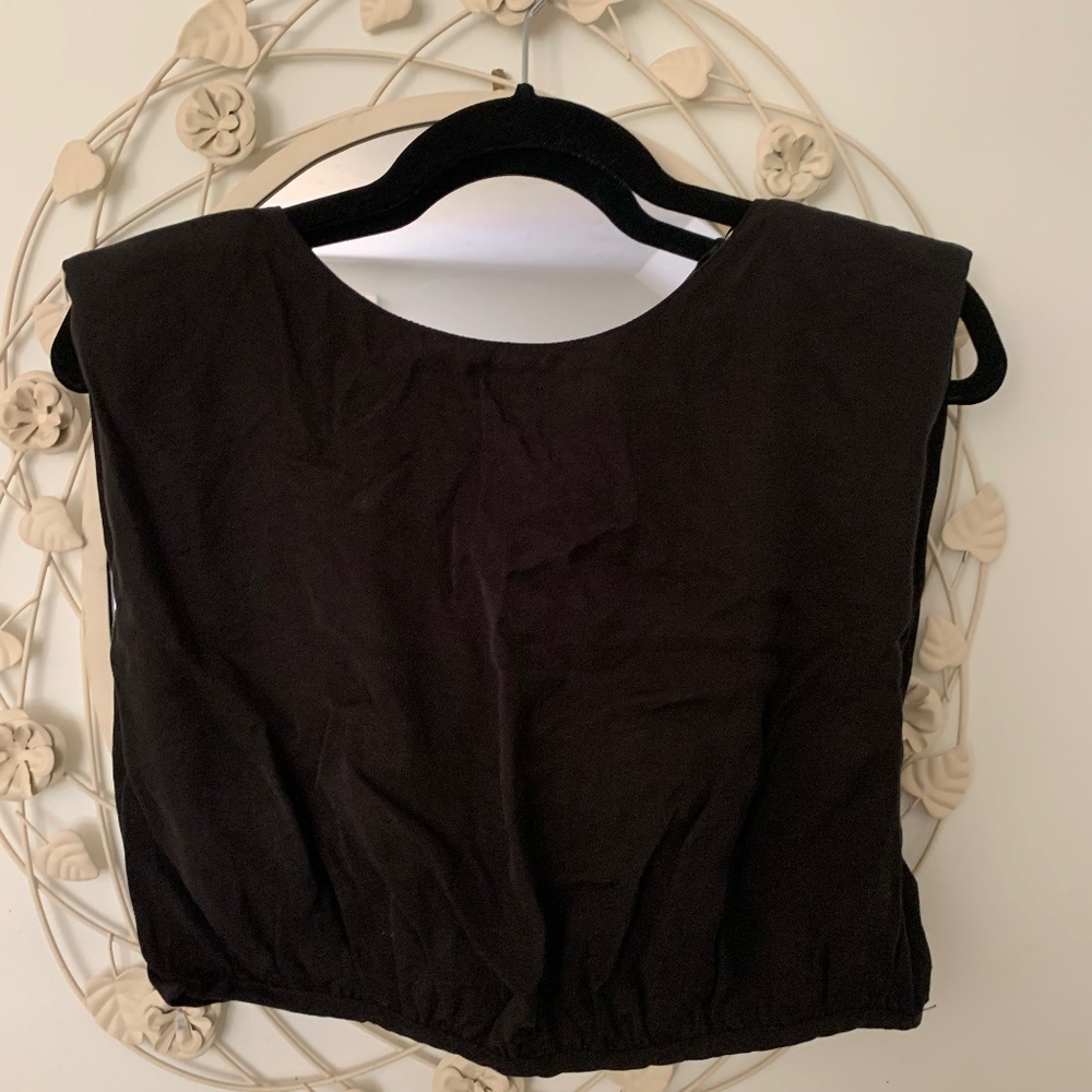 Zara - Shoulder Pad Black Crop Top